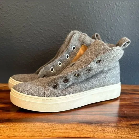 Naturalizer grey high top, sz 6 Wide - Picture 2 of 5